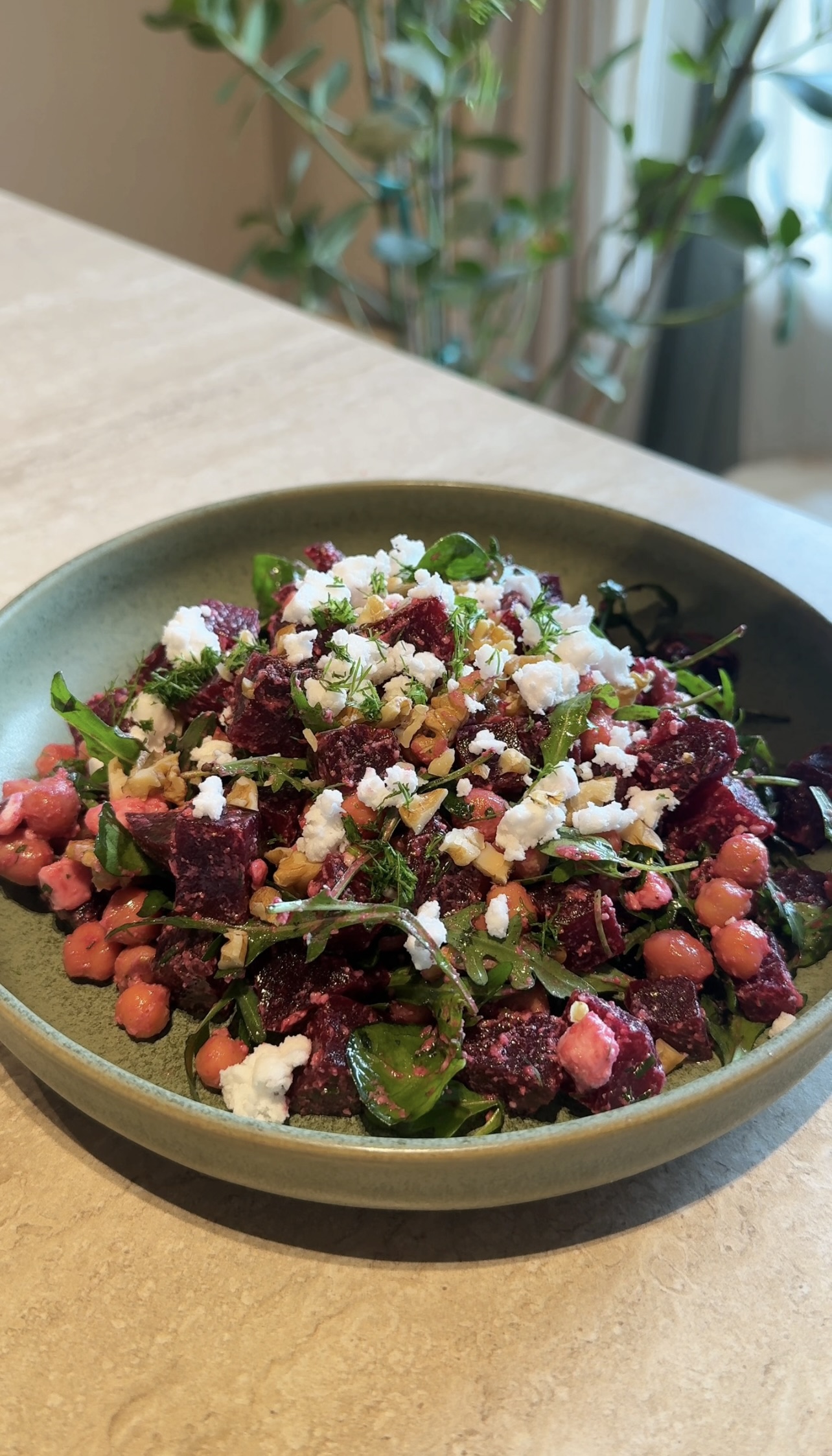 Insalata di barbabietole con salsa alle erbe ricetta step 4