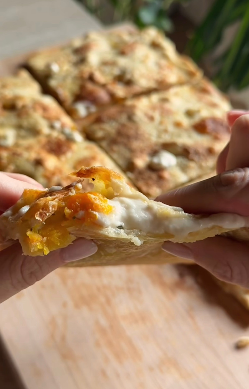 Focaccia zucca e formaggio ricetta