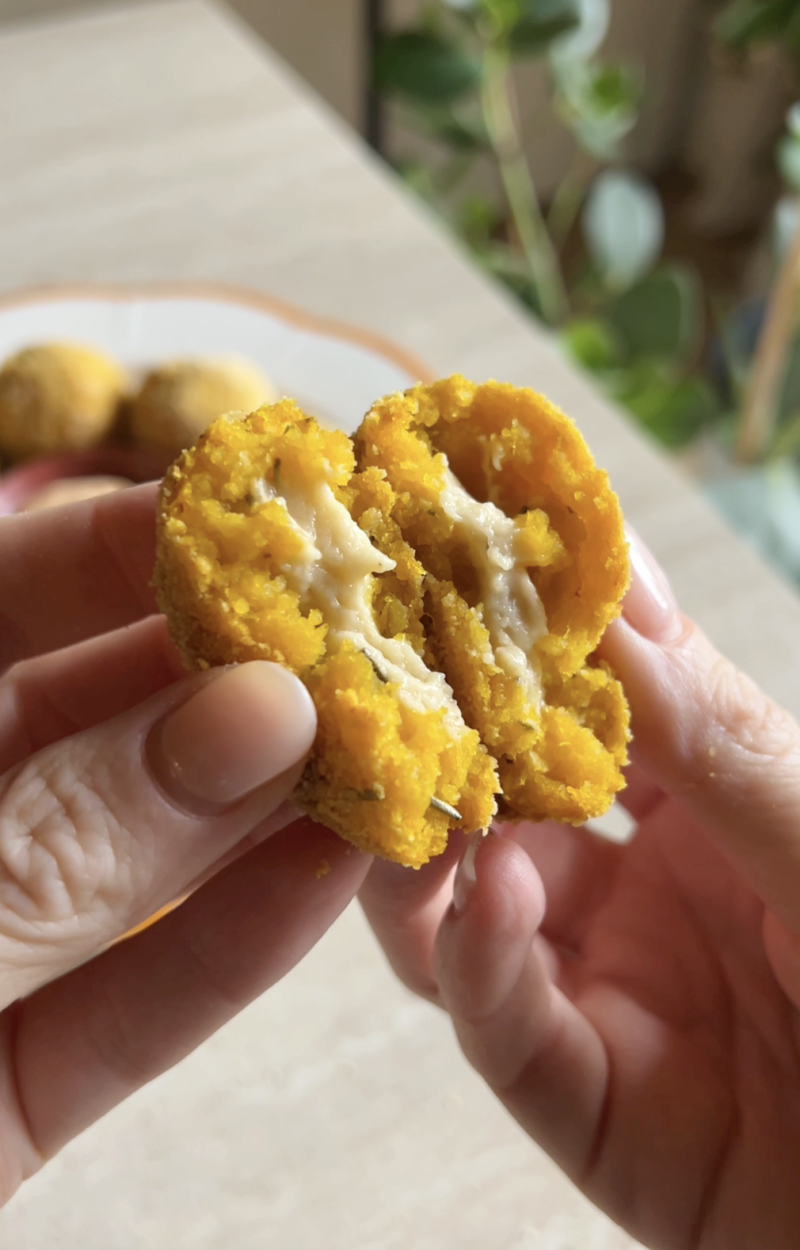 Polpette di zucca con ripieno “formaggioso” ricetta