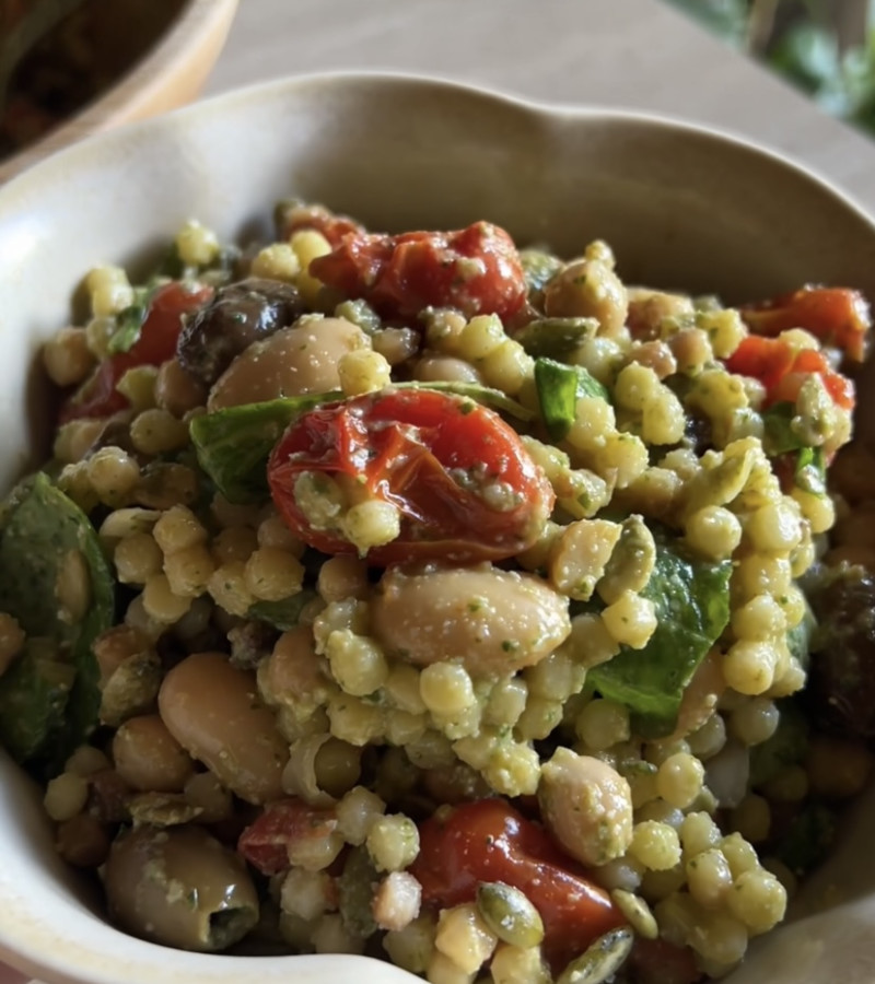 Mix di fregula e legumi al pesto ricetta