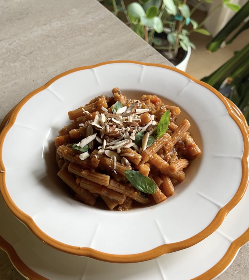 Pasta al sugo di melanzane ricetta