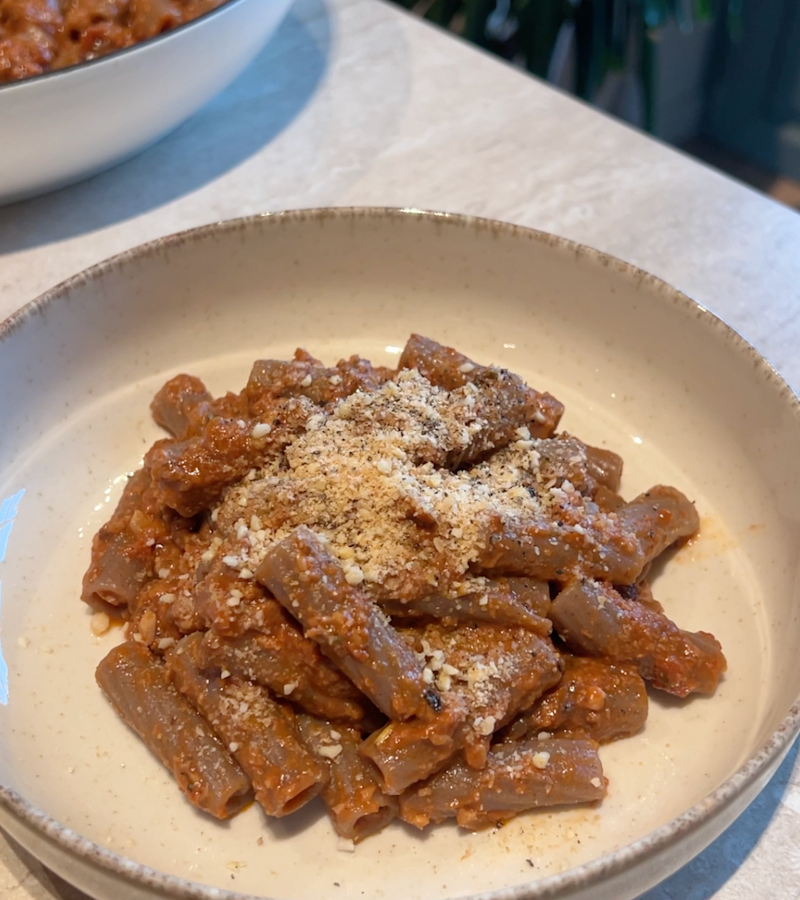 Pasta con ragù di funghi e noci ricetta